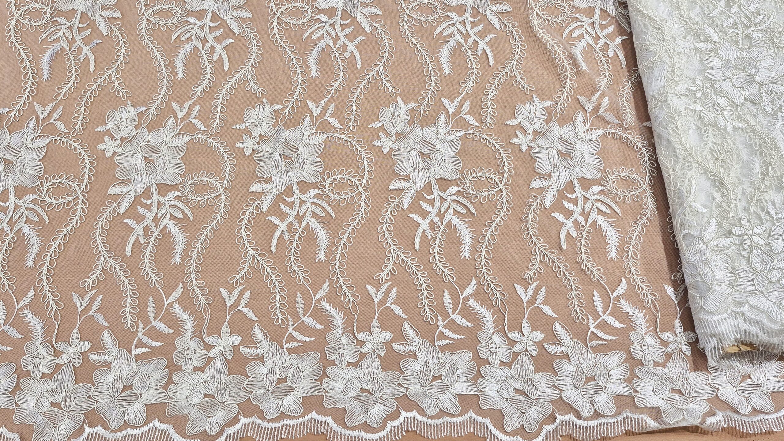 Čipka Pariz - R Bridal CP079