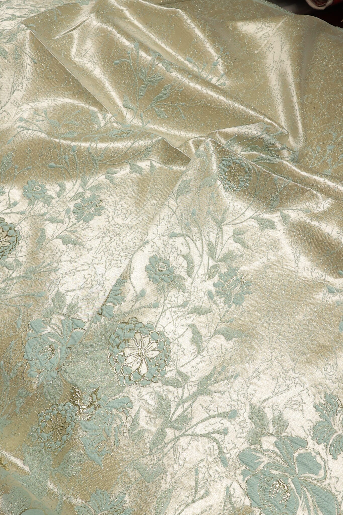 Ekskluzivni Brokat Selection PM068 – 42 Cvetni dezen u svetlo mint - rose gold boji (150cm)