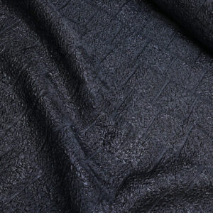 Crni Brokat Dizajn PM071 - 68 sa Geometrijskim Dezenom – Luksuzni Žakard za Svečana Odela i Haljine – Širina 160cm (Copy) (Copy)