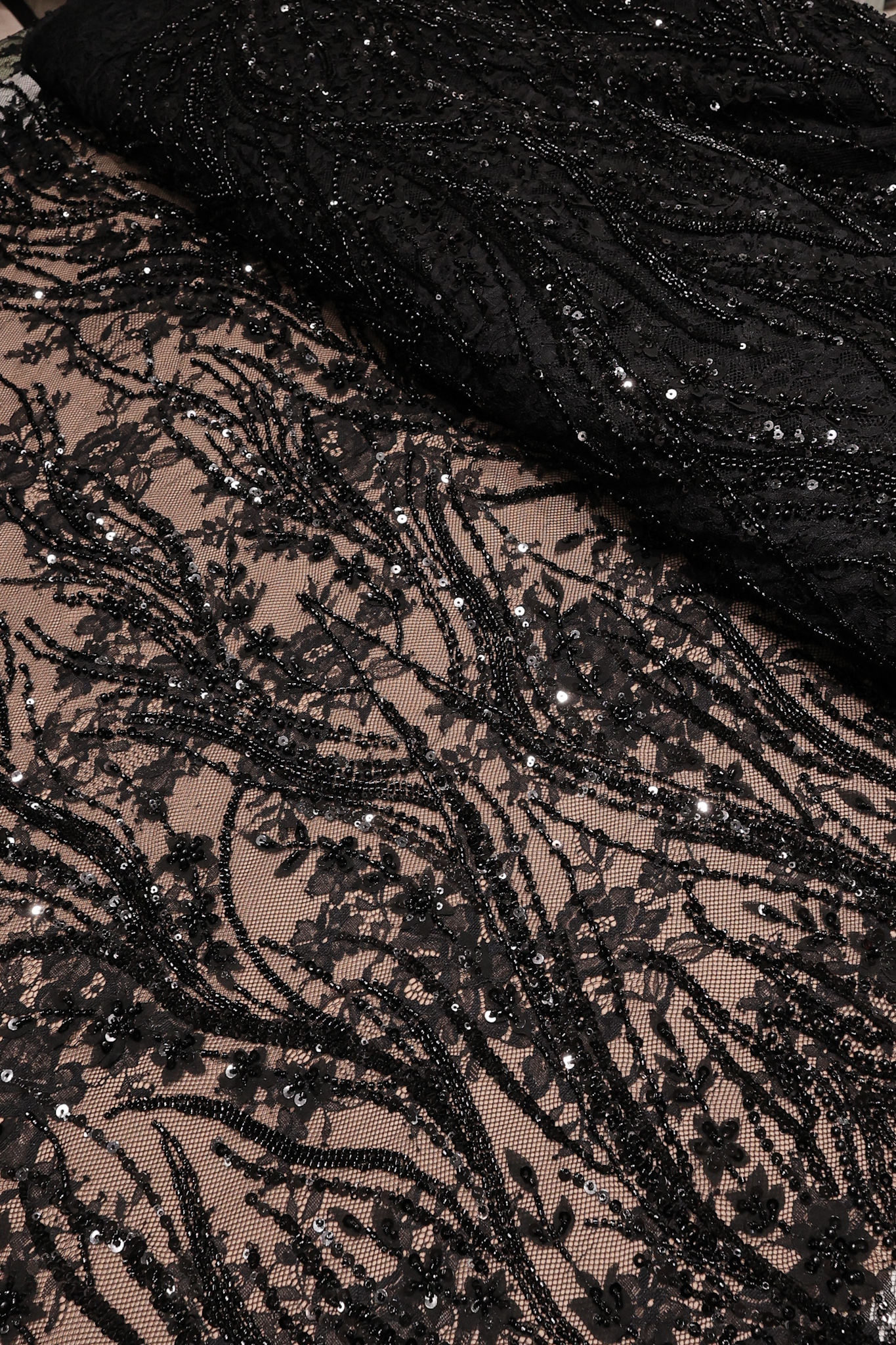 CRNA ČIPKA ELEGANCE FRENCH CP067 - 30 | Ekskluzivna Čipka sa Kristalima i Perlama