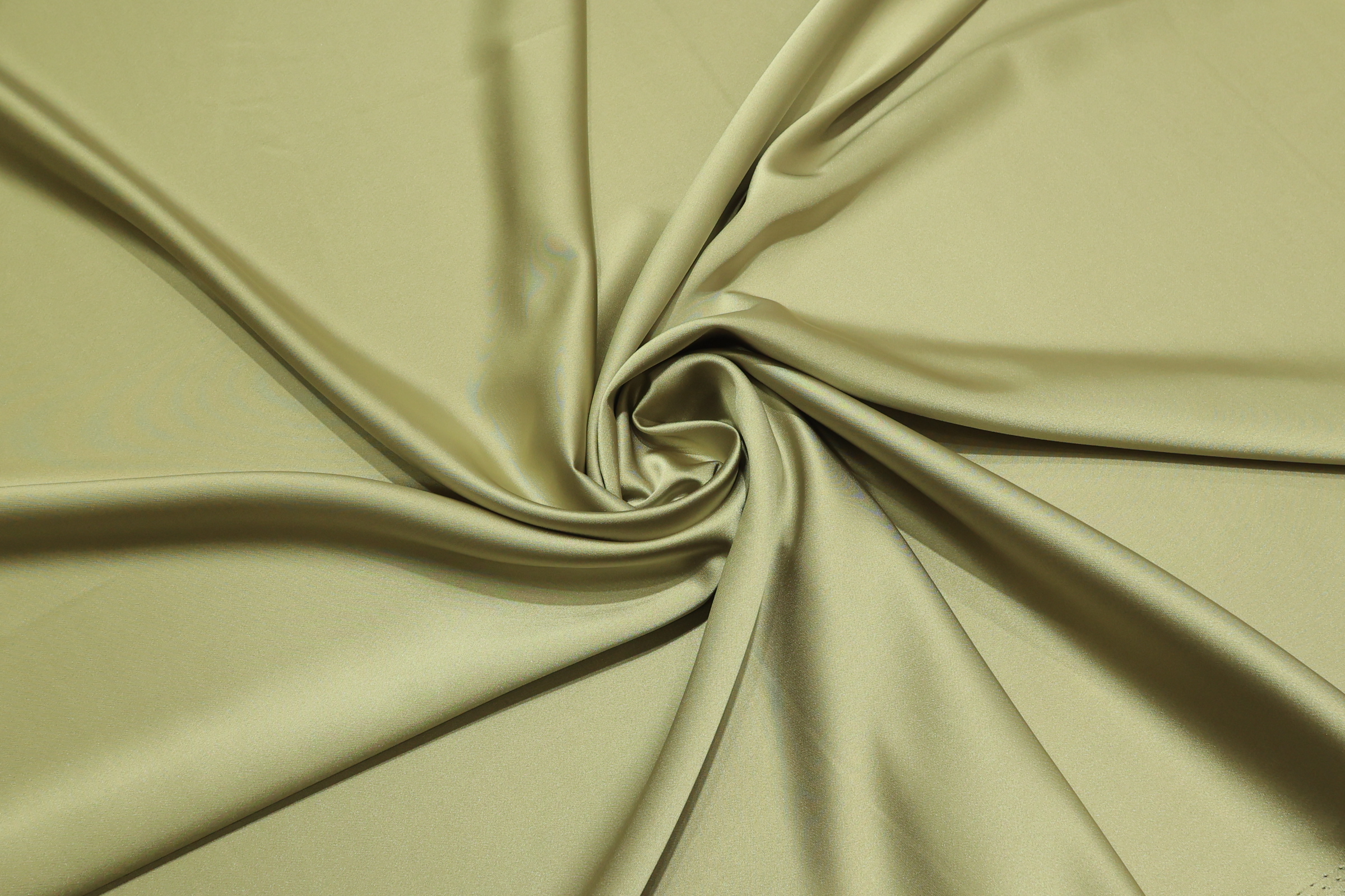 Saten Corea Rich – Gusti Saten sa Savršenim Padom (Visoki Sjaj) MASLINASTO ZELENA PE040 - 45