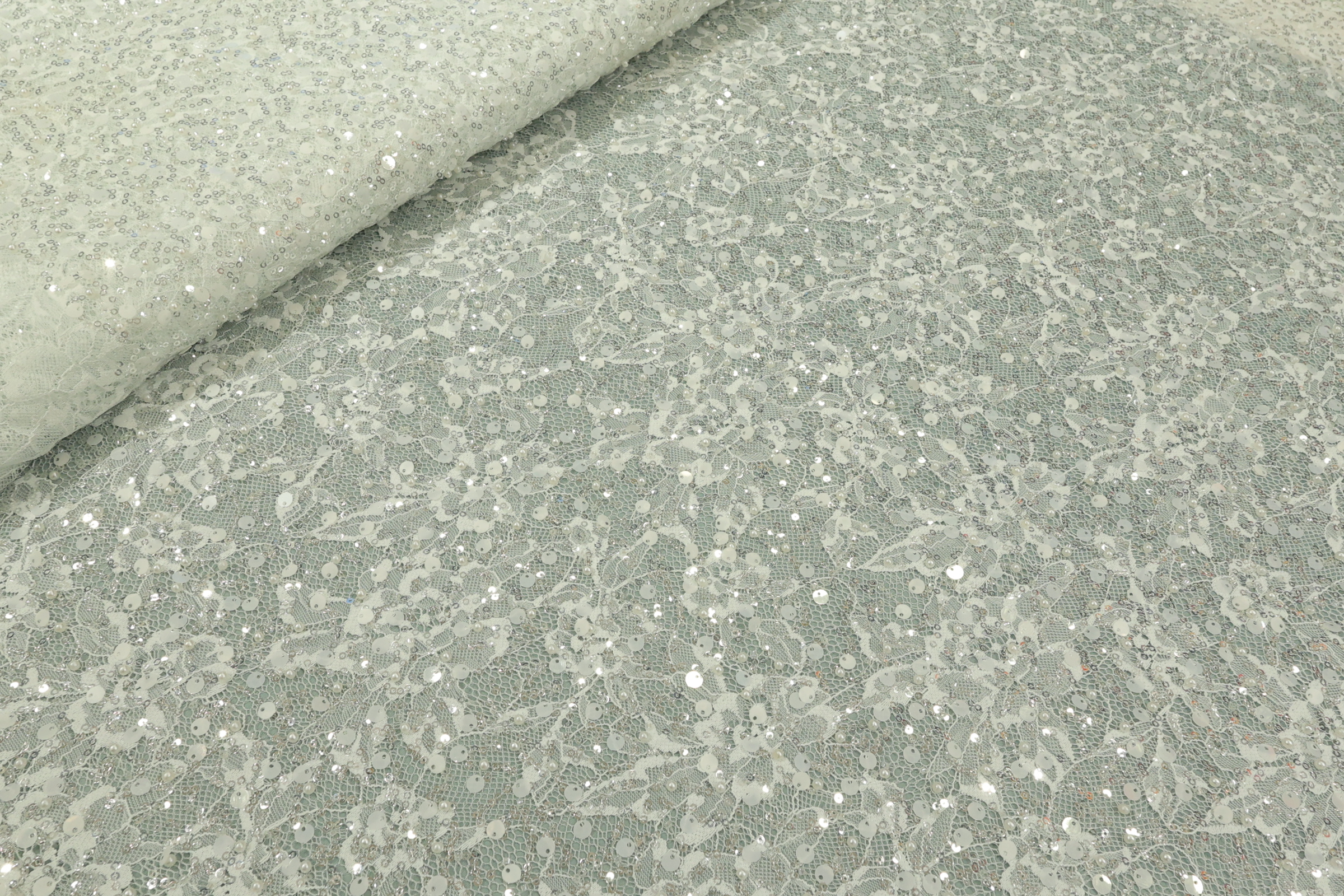 Maslinasto zelena Kristalna Čipka French CP008 - 33 – Ekskluzivna gusta vezena čipka na končanoj osnovi
